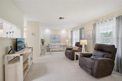 House in Port Charlotte, Florida 2 bedrooms, 129.13 sq.m. № 1914426 - photo 6