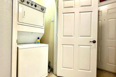 Condominio en alquiler en Davenport, Florida, 3 dormitorios, 115.57 m2 № 1900228 - foto 25