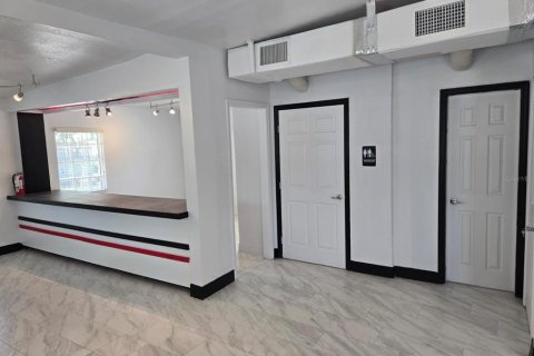 Propiedad comercial en alquiler en Orlando, Florida, 151.06 m2 № 1875894 - foto 12