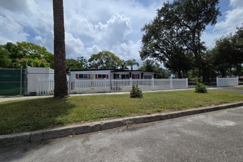Propiedad comercial en alquiler en Orlando, Florida, 151.06 m2 № 1875894 - foto 27