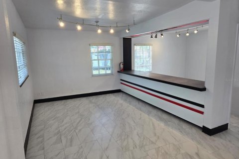 Propiedad comercial en alquiler en Orlando, Florida, 151.06 m2 № 1875894 - foto 8