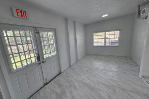 Propiedad comercial en alquiler en Orlando, Florida, 151.06 m2 № 1875894 - foto 10