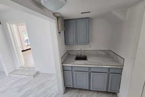 Propiedad comercial en alquiler en Orlando, Florida, 151.06 m2 № 1875894 - foto 23