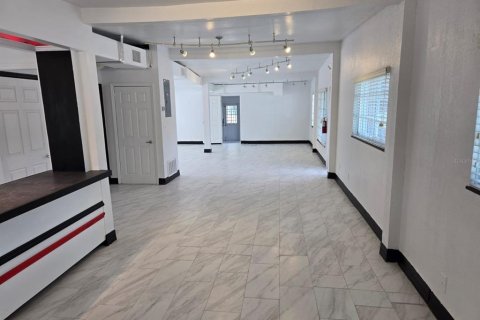 Propiedad comercial en alquiler en Orlando, Florida, 151.06 m2 № 1875894 - foto 16