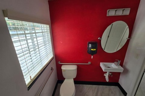 Propiedad comercial en alquiler en Orlando, Florida, 151.06 m2 № 1875894 - foto 15