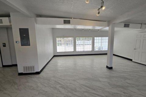 Propiedad comercial en alquiler en Orlando, Florida, 151.06 m2 № 1875894 - foto 19