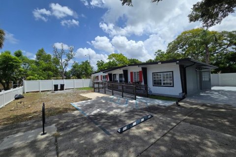 Propiedad comercial en alquiler en Orlando, Florida, 151.06 m2 № 1875894 - foto 4