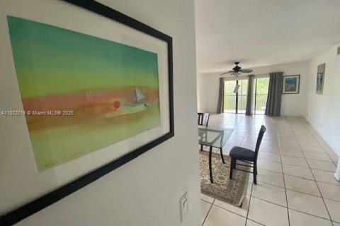 Condo in Weston, Florida, 2 bedrooms  № 1922941 - photo 18