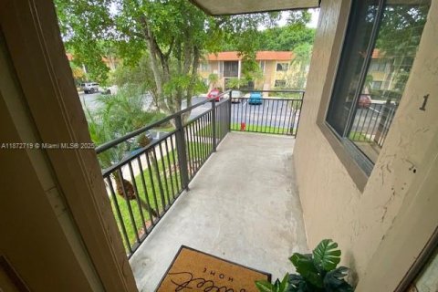 Condo in Weston, Florida, 2 bedrooms  № 1922941 - photo 20