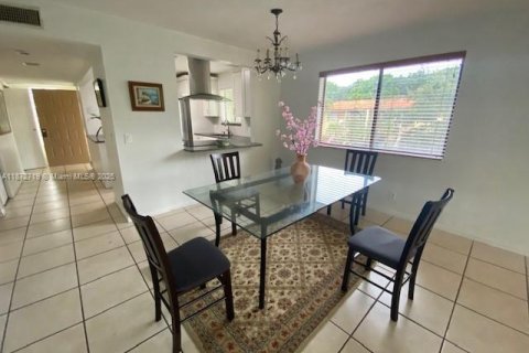 Condo in Weston, Florida, 2 bedrooms  № 1922941 - photo 8
