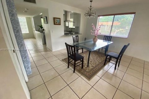 Condo in Weston, Florida, 2 bedrooms  № 1922941 - photo 5