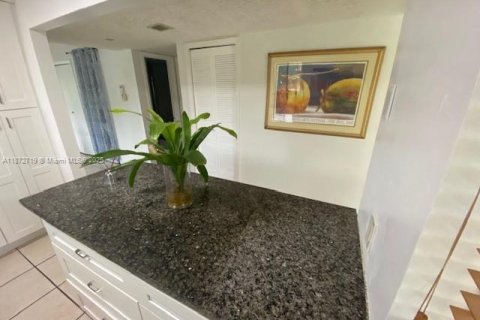 Condo in Weston, Florida, 2 bedrooms  № 1922941 - photo 7