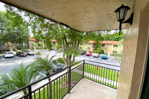 Condo in Weston, Florida, 2 bedrooms  № 1922941 - photo 21