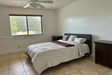 Condo in Weston, Florida, 2 bedrooms  № 1922941 - photo 10