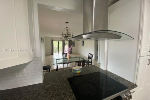 Condo in Weston, Florida, 2 bedrooms  № 1922941 - photo 3