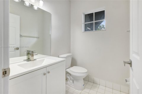 House in Pembroke Pines, Florida 3 bedrooms, 165.37 sq.m. № 1491996 - photo 5