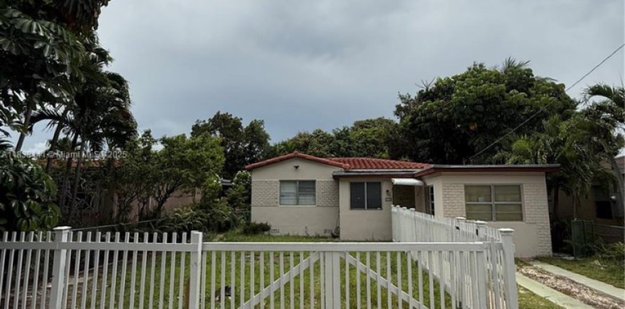 Casa en Miami, Florida 2 dormitorios, 102.66 m2 № 1811336