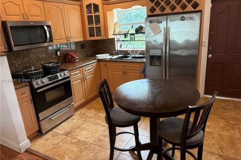 Casa en venta en Miami, Florida, 2 dormitorios, 102.66 m2 № 1811336 - foto 5