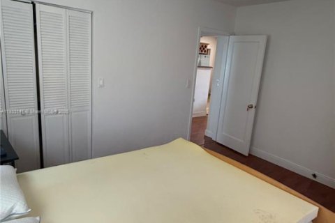 Casa en venta en Miami, Florida, 2 dormitorios, 102.66 m2 № 1811336 - foto 8