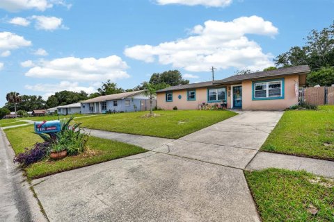 House in Palatka, Florida 3 bedrooms, 129.88 sq.m. № 2094714 - photo 2