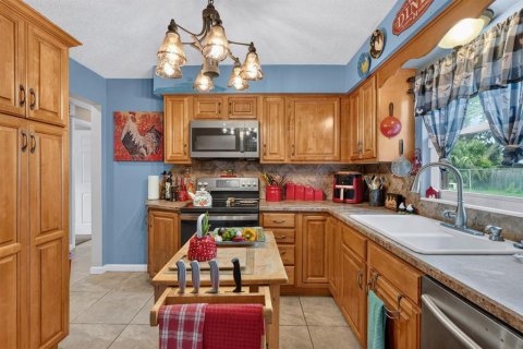 House in Palatka, Florida 3 bedrooms, 129.88 sq.m. № 2094714 - photo 12