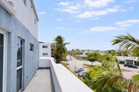 Снять в аренду кондоминиум в Майами-Бич, Флорида 3 спальни, 148.64м2, № 1991007 - фото 8