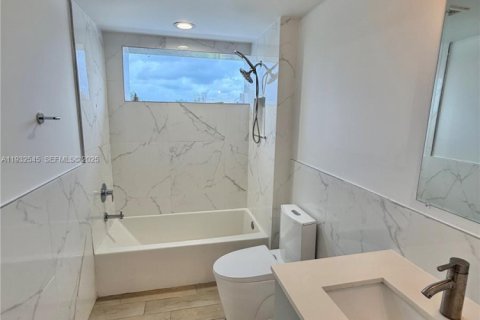 Снять в аренду кондоминиум в Майами-Бич, Флорида 3 спальни, 148.64м2, № 1991007 - фото 5