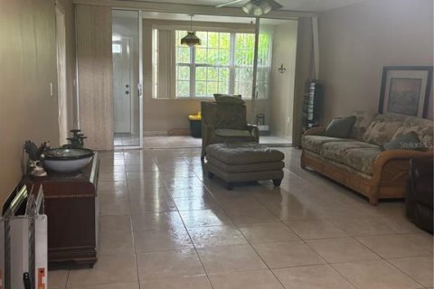 Condo in Clearwater, Florida, 2 bedrooms  № 2216938 - photo 16