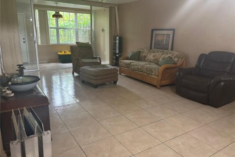 Condo in Clearwater, Florida, 2 bedrooms  № 2216938 - photo 8