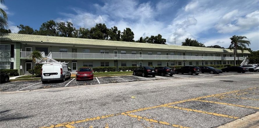 Condo in Clearwater, Florida, 2 bedrooms  № 2216938