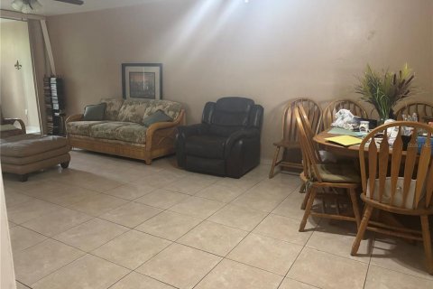 Condo in Clearwater, Florida, 2 bedrooms  № 2216938 - photo 9
