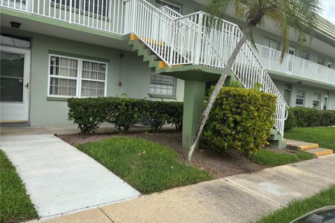 Condo in Clearwater, Florida, 2 bedrooms  № 2216938 - photo 3