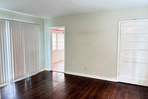 Casa en alquiler en Orlando, Florida, 2 dormitorios, 68.19 m2 № 1915354 - foto 12