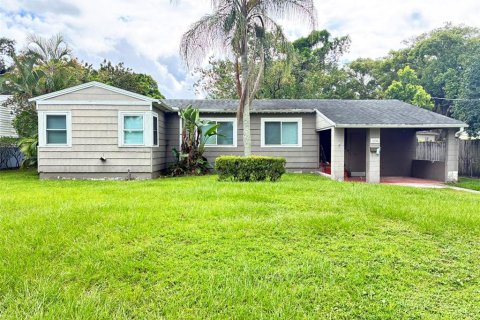 Casa en alquiler en Orlando, Florida, 2 dormitorios, 68.19 m2 № 1915354 - foto 1
