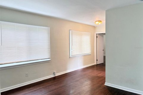 Casa en alquiler en Orlando, Florida, 2 dormitorios, 68.19 m2 № 1915354 - foto 13