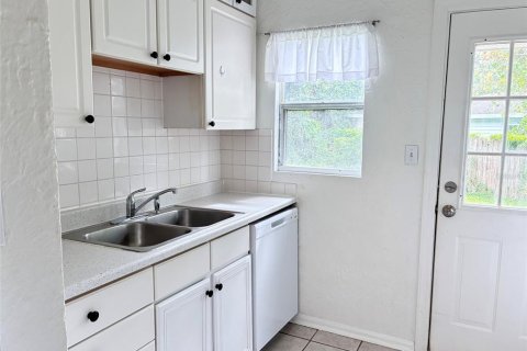 Casa en alquiler en Orlando, Florida, 2 dormitorios, 68.19 m2 № 1915354 - foto 3