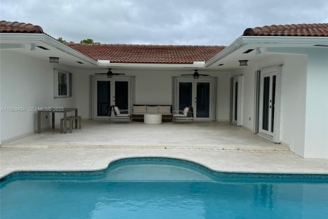 Снять в аренду виллу или дом в Майами, Флорида 3 спальни, 243.96м2, № 1983831 - фото 14