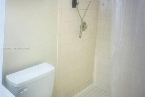 Villa ou maison à louer à Port St. Lucie, Floride: 3 chambres, 122.91 m2 № 2365694 - photo 8