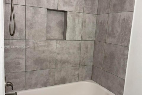 Купить виллу или дом в Майами, Флорида 1 комната, 139.63м2, № 2036468 - фото 12