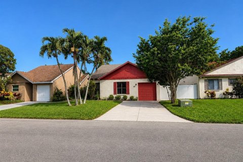 House in Boynton Beach, Florida 3 bedrooms, 115.2 sq.m. № 2308998 - photo 2