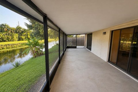 House in Boynton Beach, Florida 3 bedrooms, 115.2 sq.m. № 2308998 - photo 23