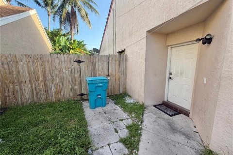 House in Boynton Beach, Florida 3 bedrooms, 115.2 sq.m. № 2308998 - photo 6