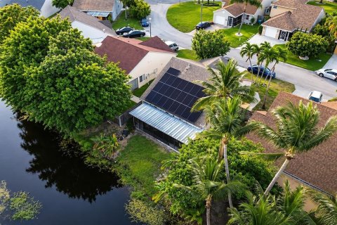 House in Boynton Beach, Florida 3 bedrooms, 115.2 sq.m. № 2308998 - photo 29