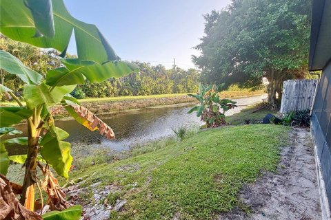 House in Boynton Beach, Florida 3 bedrooms, 115.2 sq.m. № 2308998 - photo 28