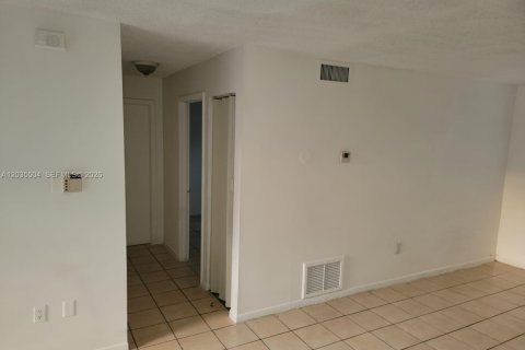Condominio en venta en Palmetto Bay, Florida, 1 dormitorio, 61.69 m2 № 2153646 - foto 22