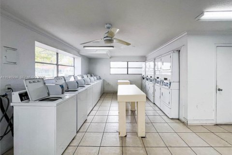 Condominio en venta en Palmetto Bay, Florida, 1 dormitorio, 61.69 m2 № 2153646 - foto 9