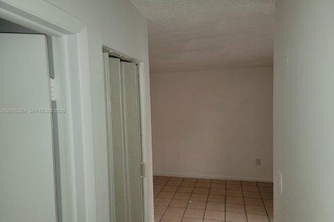 Condominio en venta en Palmetto Bay, Florida, 1 dormitorio, 61.69 m2 № 2153646 - foto 18