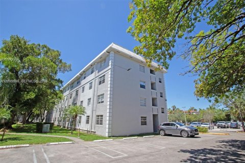 Condominio en venta en Palmetto Bay, Florida, 1 dormitorio, 61.69 m2 № 2153646 - foto 2