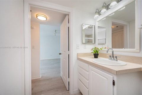 Copropriété à vendre à Miami, Floride: 1 chambre, 66.05 m2 № 2068203 - photo 21