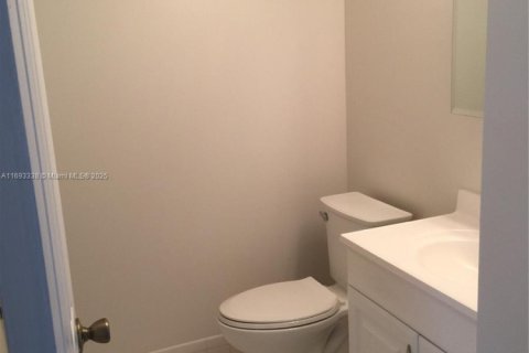 Condo in Pembroke Pines, Florida, 1 bedroom  № 1672567 - photo 7